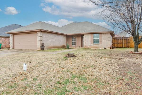 204 Troxell Boulevard, Rhome, TX 76078