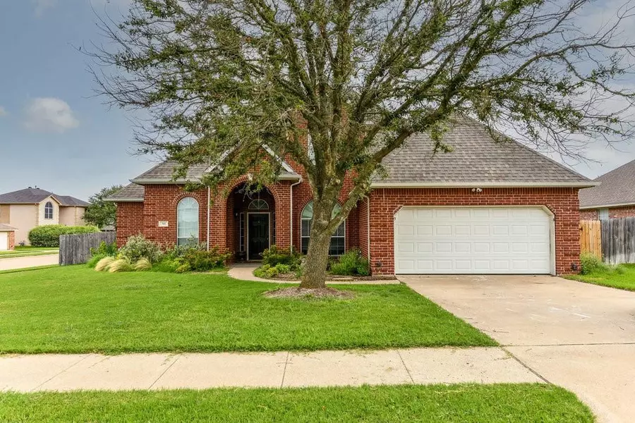 501 VALARIE Lane, Midlothian, TX 76065