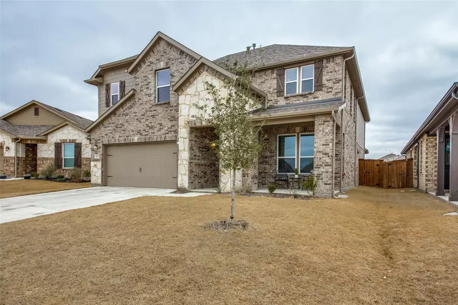 553 Passionflower Drive, Fort Worth, TX 76131