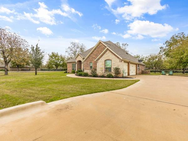 5607 Medinah Court, Granbury, TX 76049