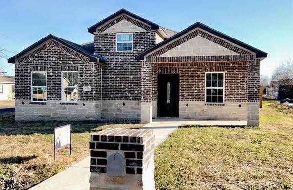 413 Rushing Street, Ennis, TX 75119