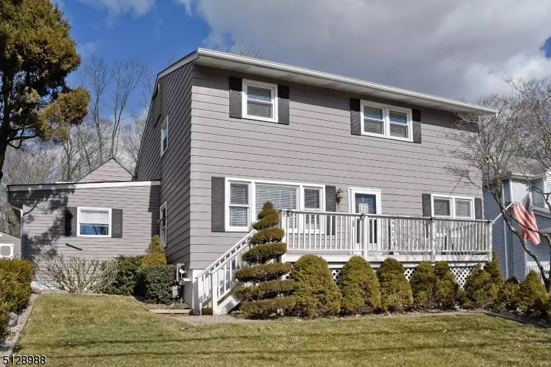 18 Apache Trl, Rockaway Twp., NJ 07866