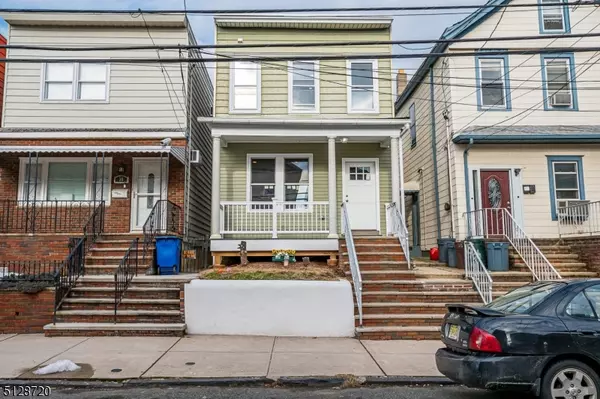 37 W 11Th St, Bayonne City, NJ 07002