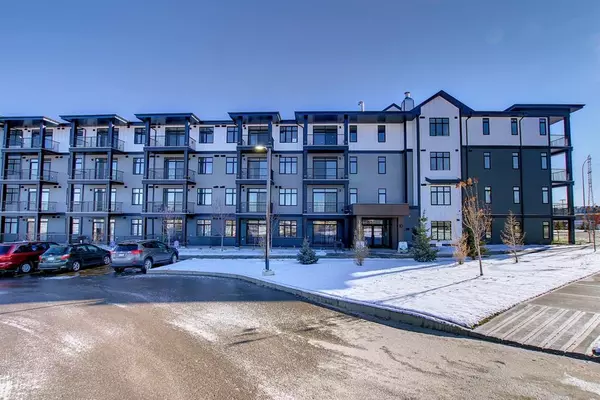 Calgary, AB T3R 1X9,10 Sage Hill WALK NW #414