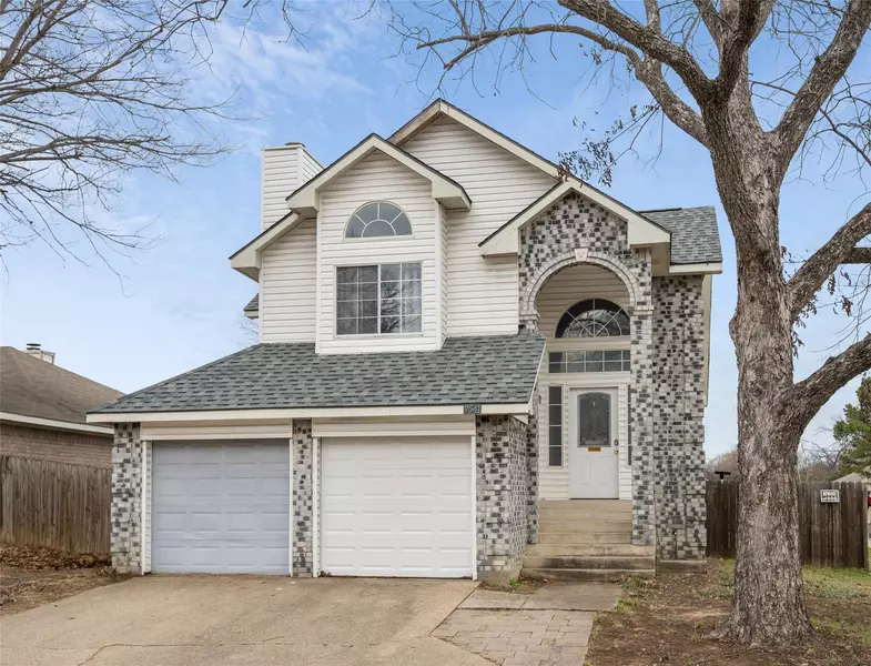 7541 Arbor Hill Drive, Fort Worth, TX 76120