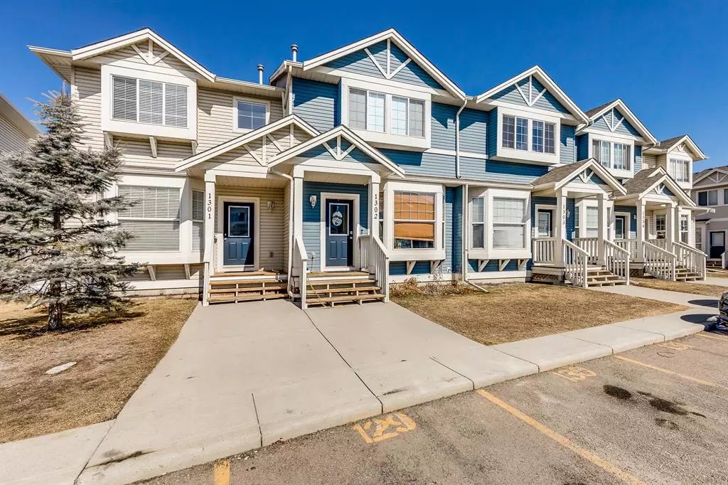 Airdrie, AB T4B 0A4,703 Luxstone SQ SW #1301