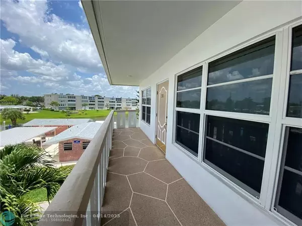 West Palm Beach, FL 33417,301 Wellington A  #301