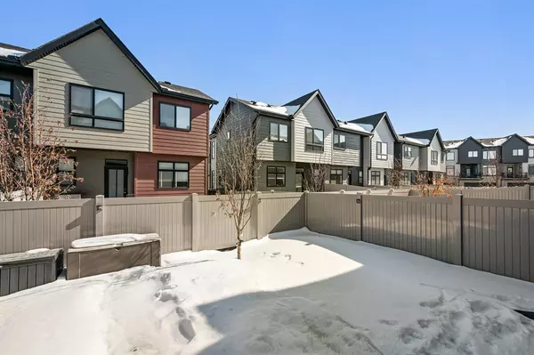 Calgary, AB T3P 1K3,819 Sage Meadows GDNS NW