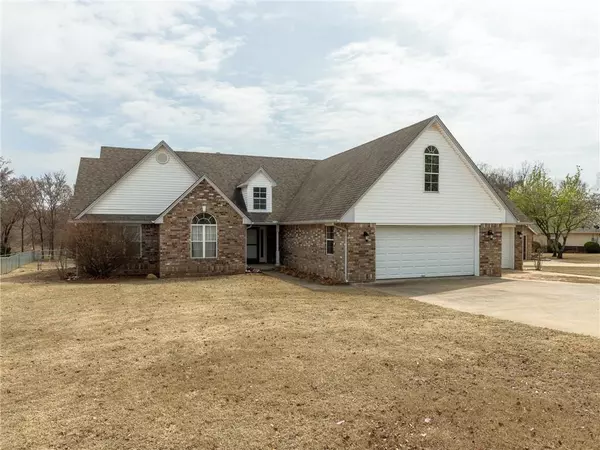 15 Cedar Ridge Road, Eufaula, OK 74432