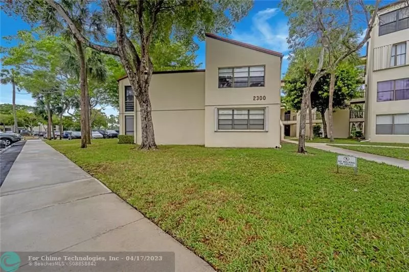 2300 S Cypress Bend Dr  #204, Pompano Beach, FL 33069