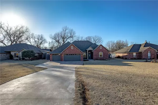 708 Parkwoods, Noble, OK 73068