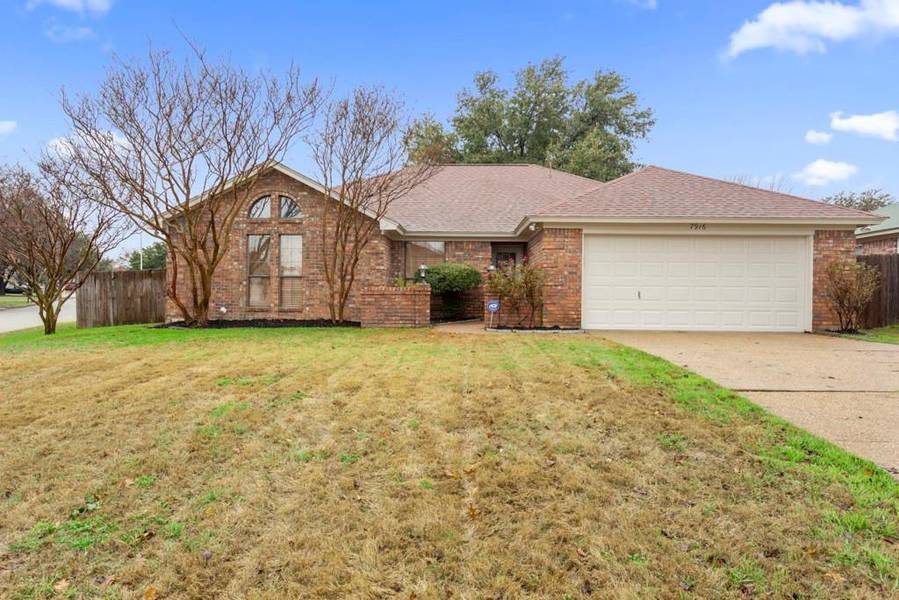 7916 Val Verde Drive, Fort Worth, TX 76123