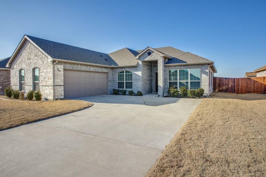 519 Woodhaven Drive, Waxahachie, TX 75165