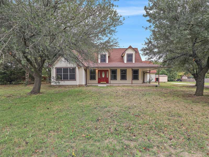 703 Arapaho Drive, Tioga, TX 76271