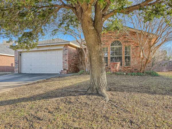 417 Candlestick Trail, Saginaw, TX 76179