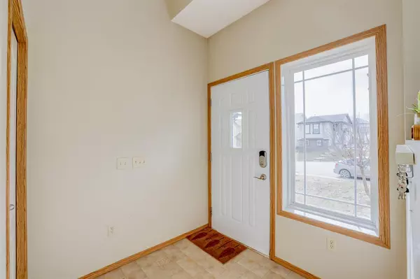 Calgary, AB T3K0B1,201 Covebrook Close NE