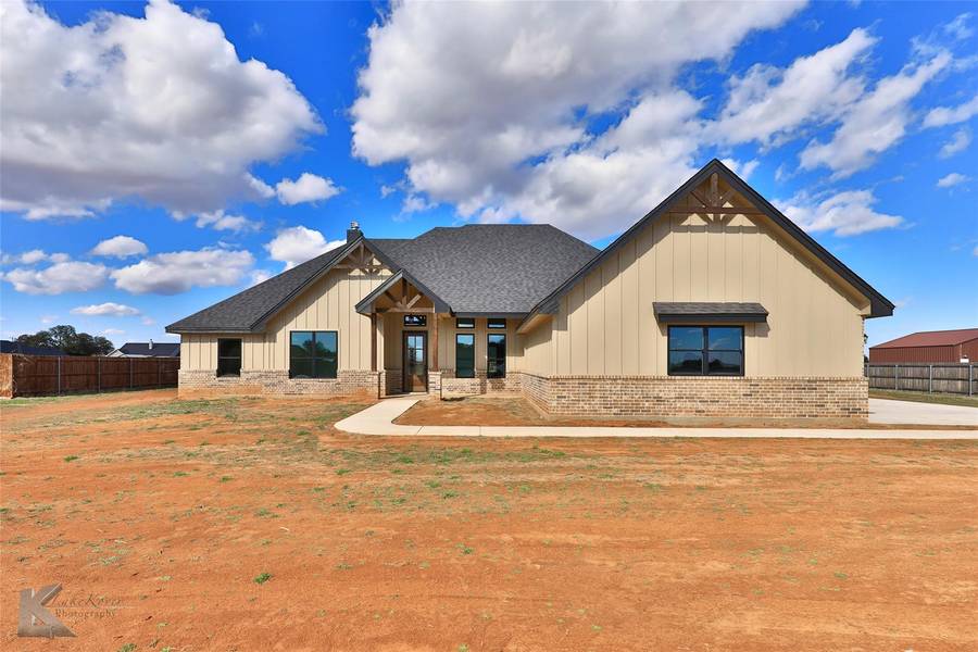 357 Windmill Crossing, Ovalo, TX 79541