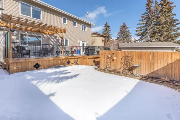 High River, AB T1V 1K8,506 7 ST SE