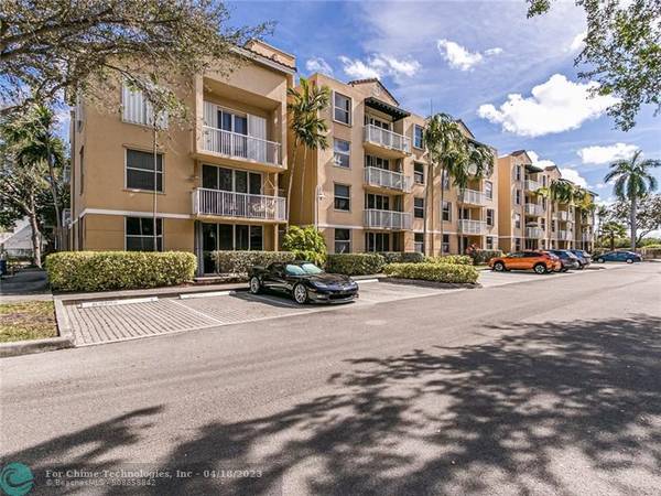 Dania Beach, FL 33004,649 E Sheridan St  #307