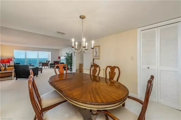 Naples, FL 34102,1717 Gulf Shore BLVD N 803