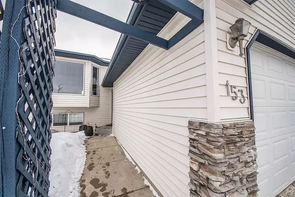 Red Deer, AB T4R 2Z1,153 Duval CRES