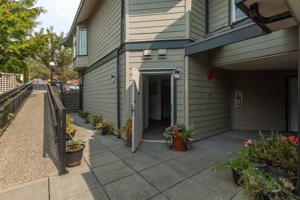 2468 HAYWOOD AVENUE, West Vancouver, BC V7V 1Y1