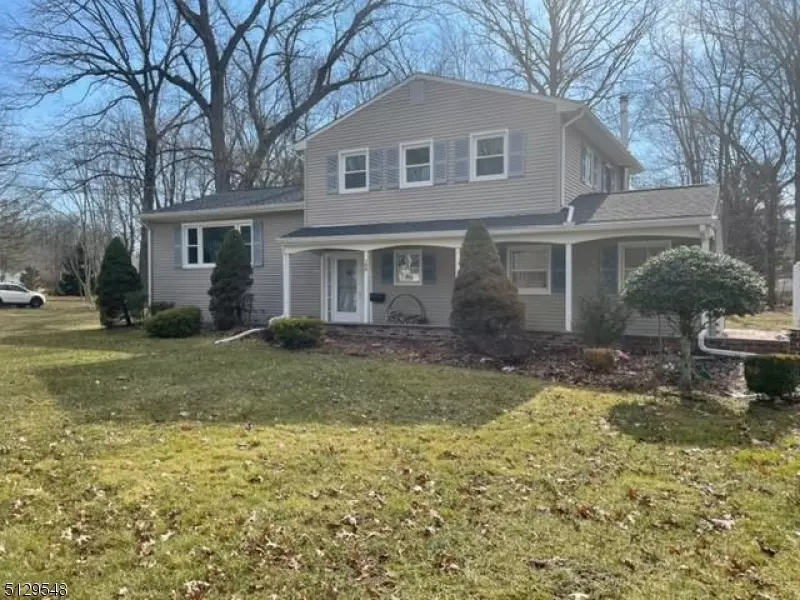 186 Greenwood Dr, Long Hill Twp., NJ 07946