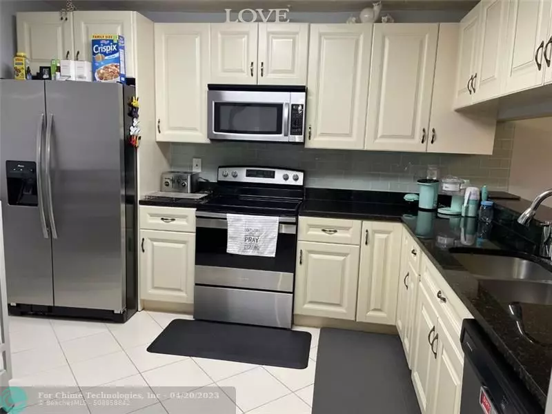 8040 Hampton Blvd  #308, North Lauderdale, FL 33068