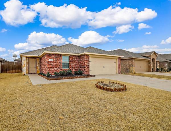 1809 Crimson Avenue, Farmersville, TX 75442