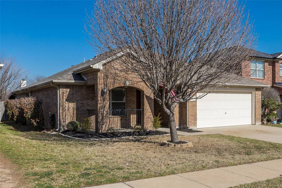 944 Jockey Club Lane, Fort Worth, TX 76179