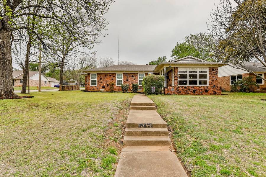 1748 Lake Shore Drive, Fort Worth, TX 76103