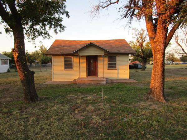 200 W Duvall, Weinert, TX 76388