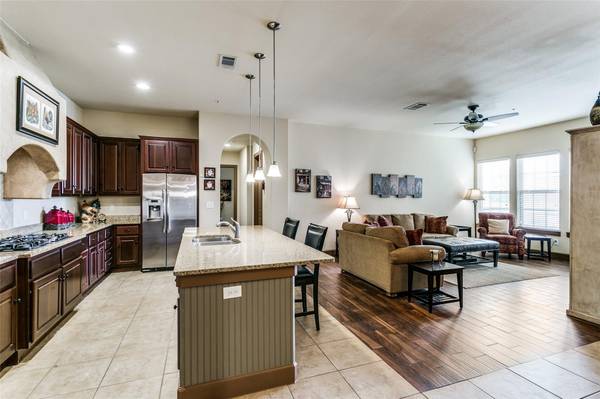 555 Via Amalfi #206, Irving, TX 75039