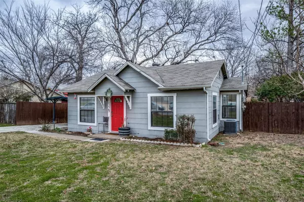 1027 S Welch Street,  Denton,  TX 76201