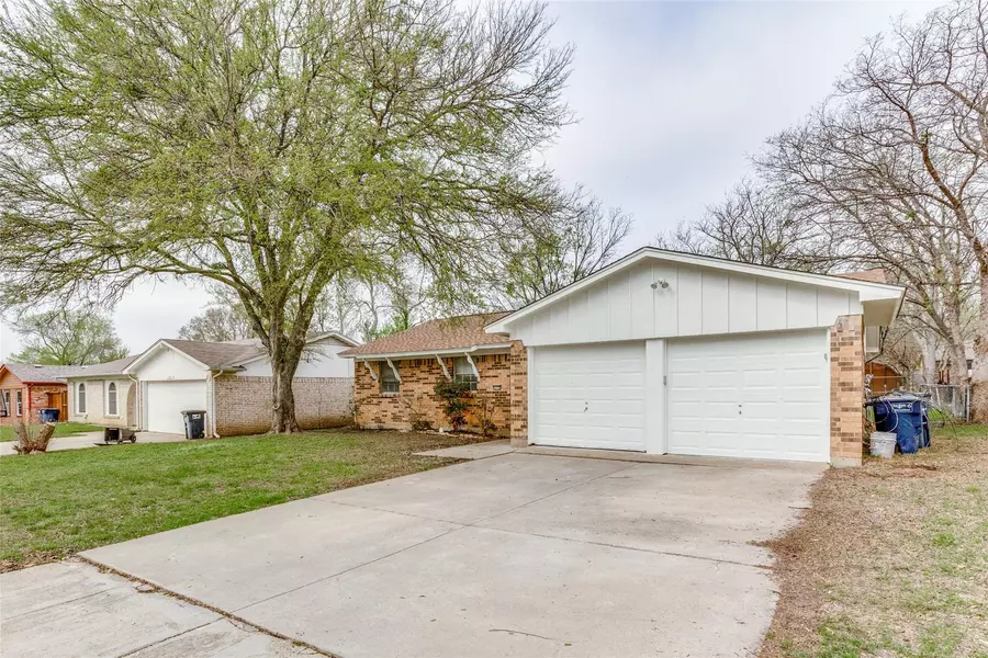 6516 Armando Avenue, Fort Worth, TX 76133