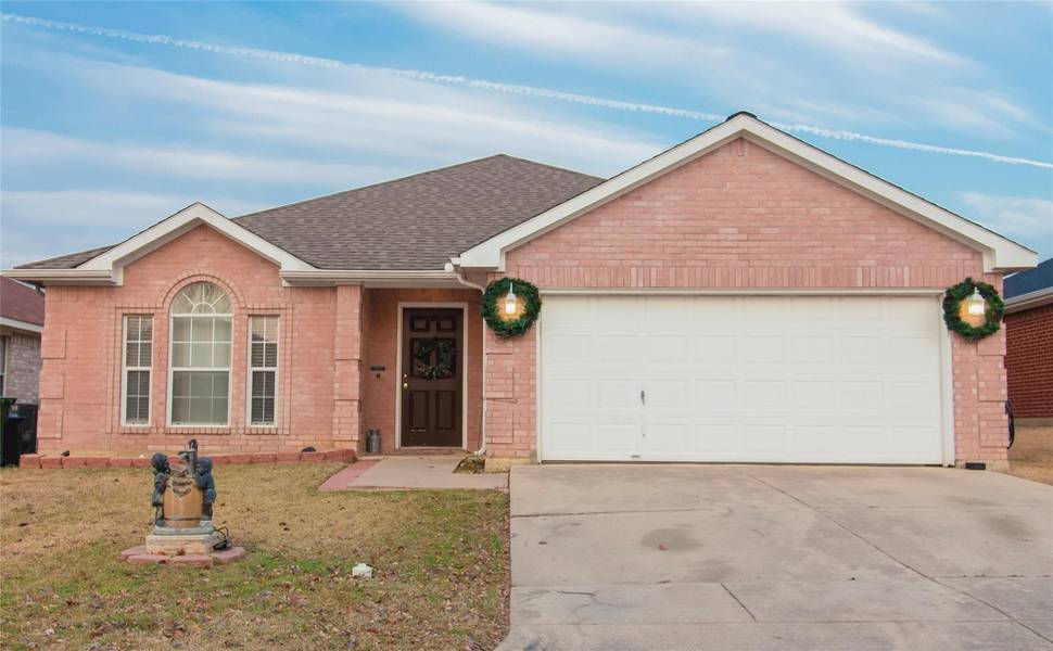 529 Blueberry Hill Lane, Mansfield, TX 76063