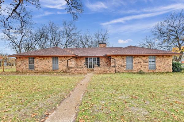 318 W Hughes Street, Collinsville, TX 76233