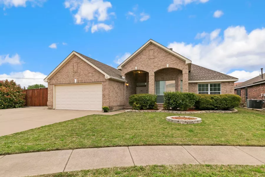 355 Tioga Drive, Arlington, TX 76002