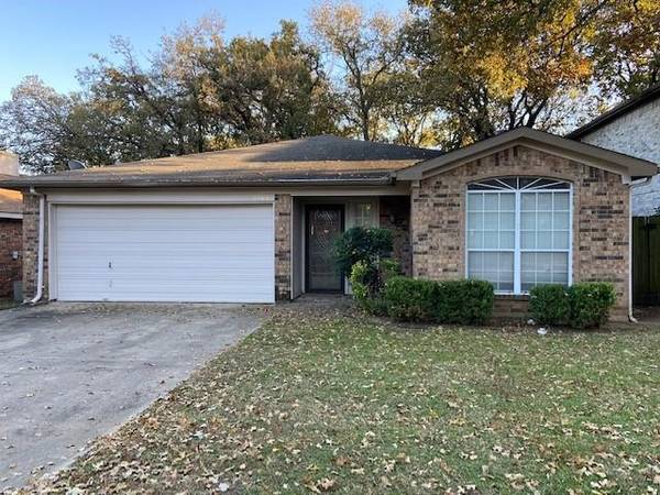 1203 Cardinal Oaks Drive, Mansfield, TX 76063