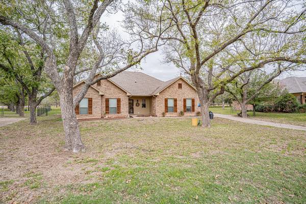 10123 Ravenswood Road, Granbury, TX 76049