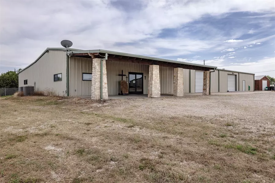 2925 E Quinlan Parkway, Quinlan, TX 75474