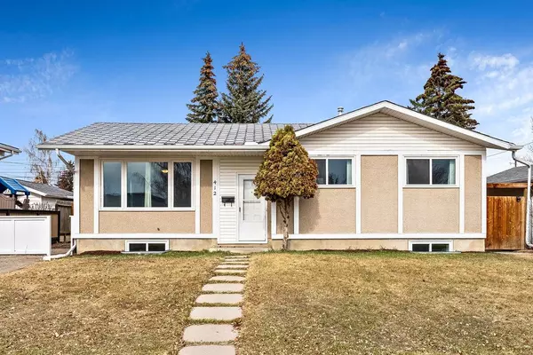 Calgary, AB T2J 0B1,412 Acadia DR SE