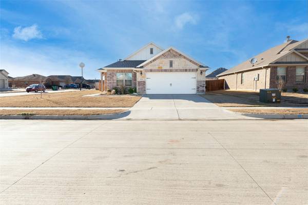 3003 Cliffview Drive, Sanger, TX 76266