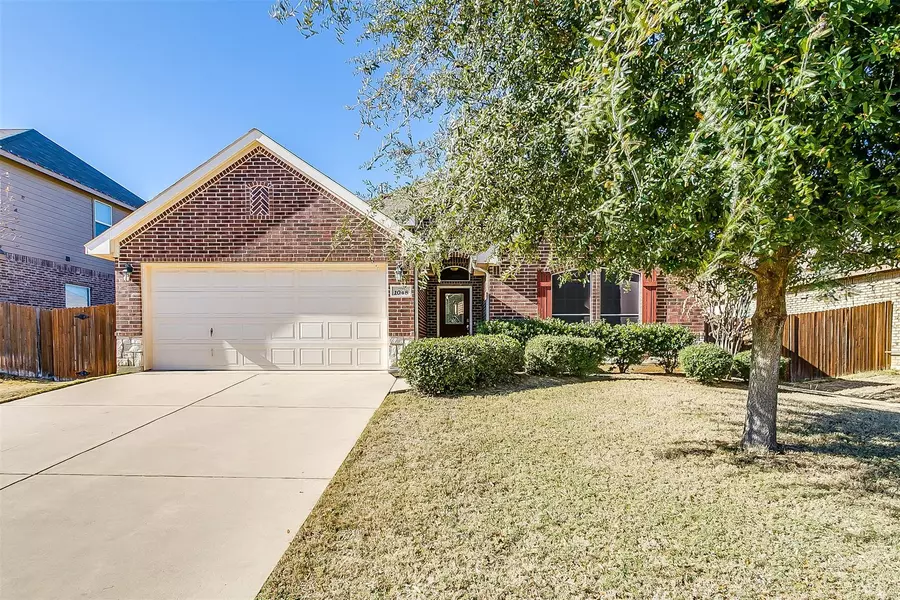 1048 Hidden Lake Drive, Burleson, TX 76028