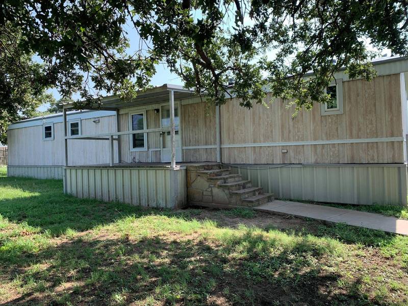 197 Oak Meadows Drive, Springtown, TX 76082