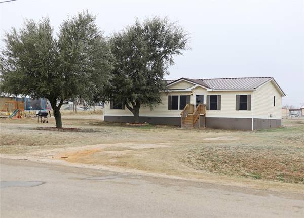 106 Hilltop Meadows Drive, Springtown, TX 76082