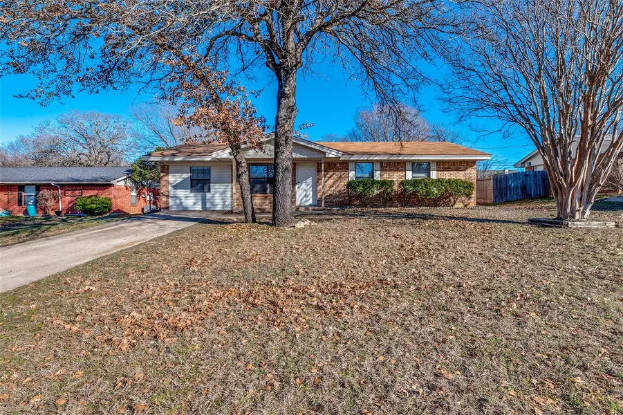 133 Rhoades Street, Azle, TX 76020