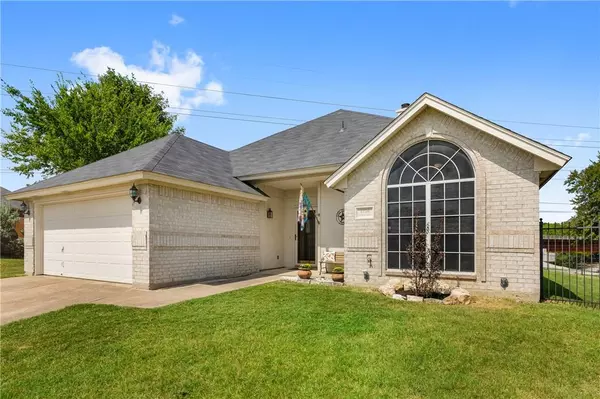 Haltom City, TX 76117,5749 Fairway Circle