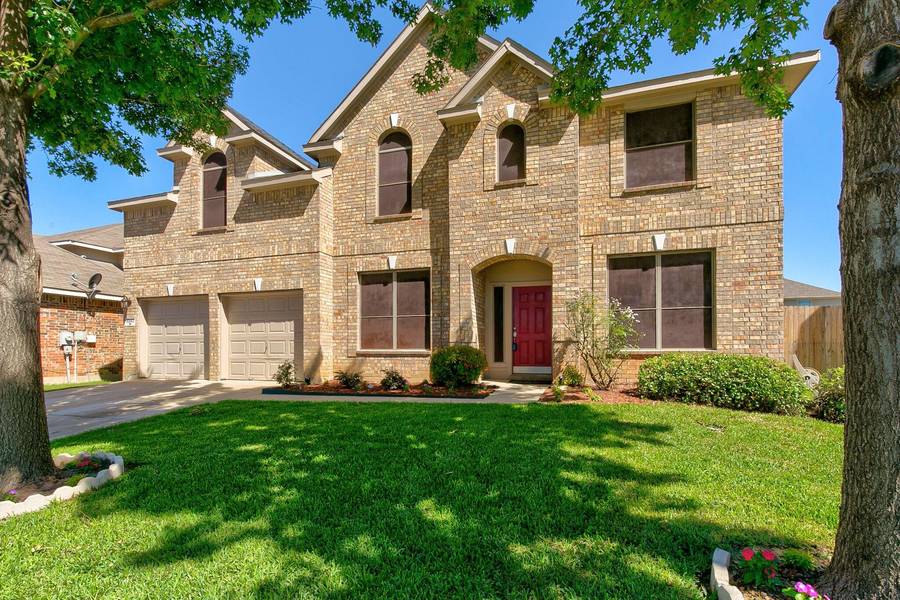 8240 Delafield Drive, Fort Worth, TX 76131