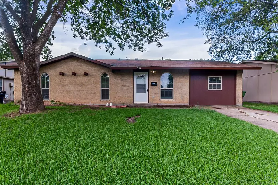 3921 Mayflower Drive, Garland, TX 75043